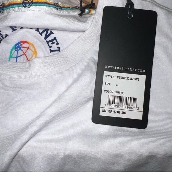 Free Planet Mens Small Love Is Love Rainbow Pocket LTBGQ Crewneck White T Shirt - Picture 5 of 7